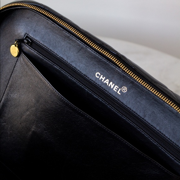 Chanel Vintage Spring 1995 Black Quilted Patent Leather Large 95P Vanity Bag - Picture 10 of 16
